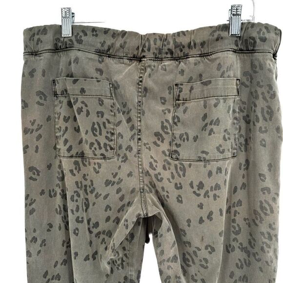 Cloth & Stone Animal Print Joggers Green/Black Large - Picture 6 of 8